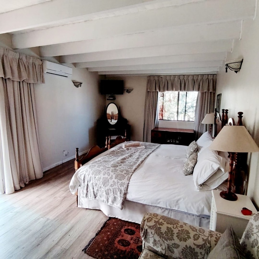 5 Bedroom Property for Sale in Beacon Bay Eastern Cape